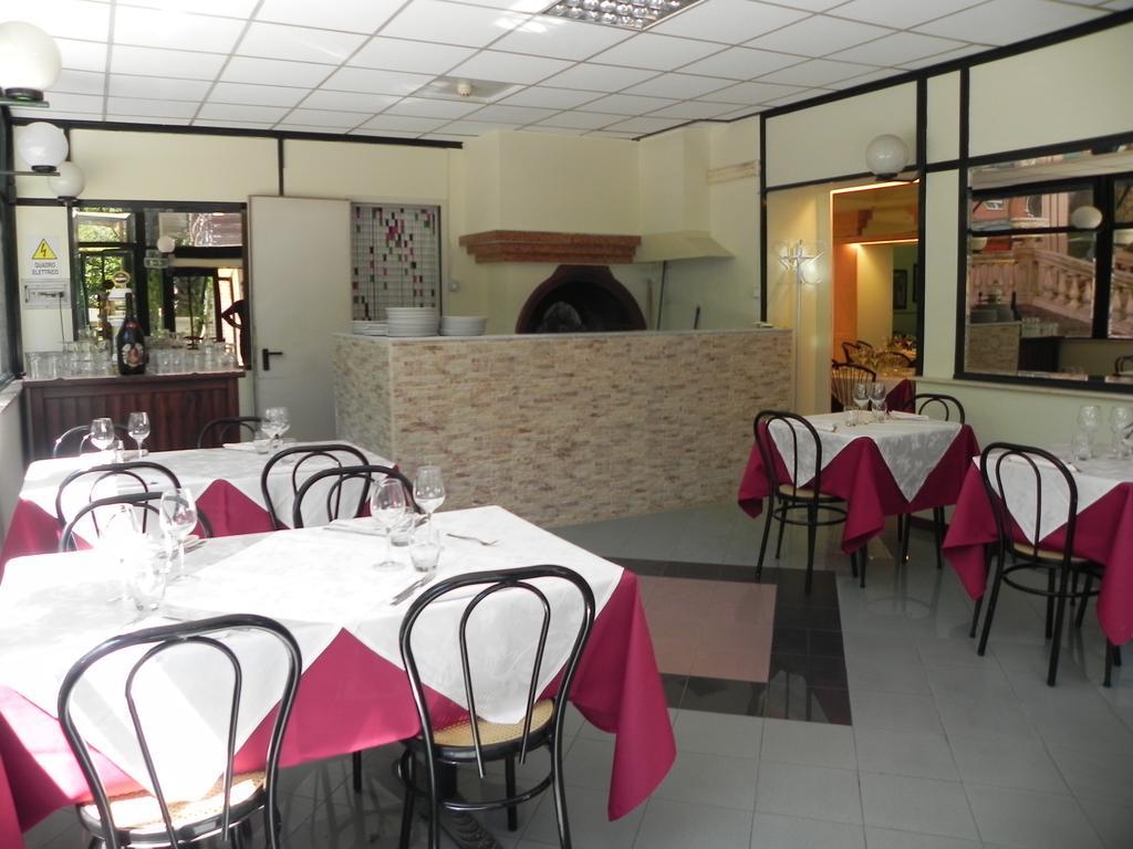 Hotel Villa Robinia Genzano di Roma Exteriér fotografie
