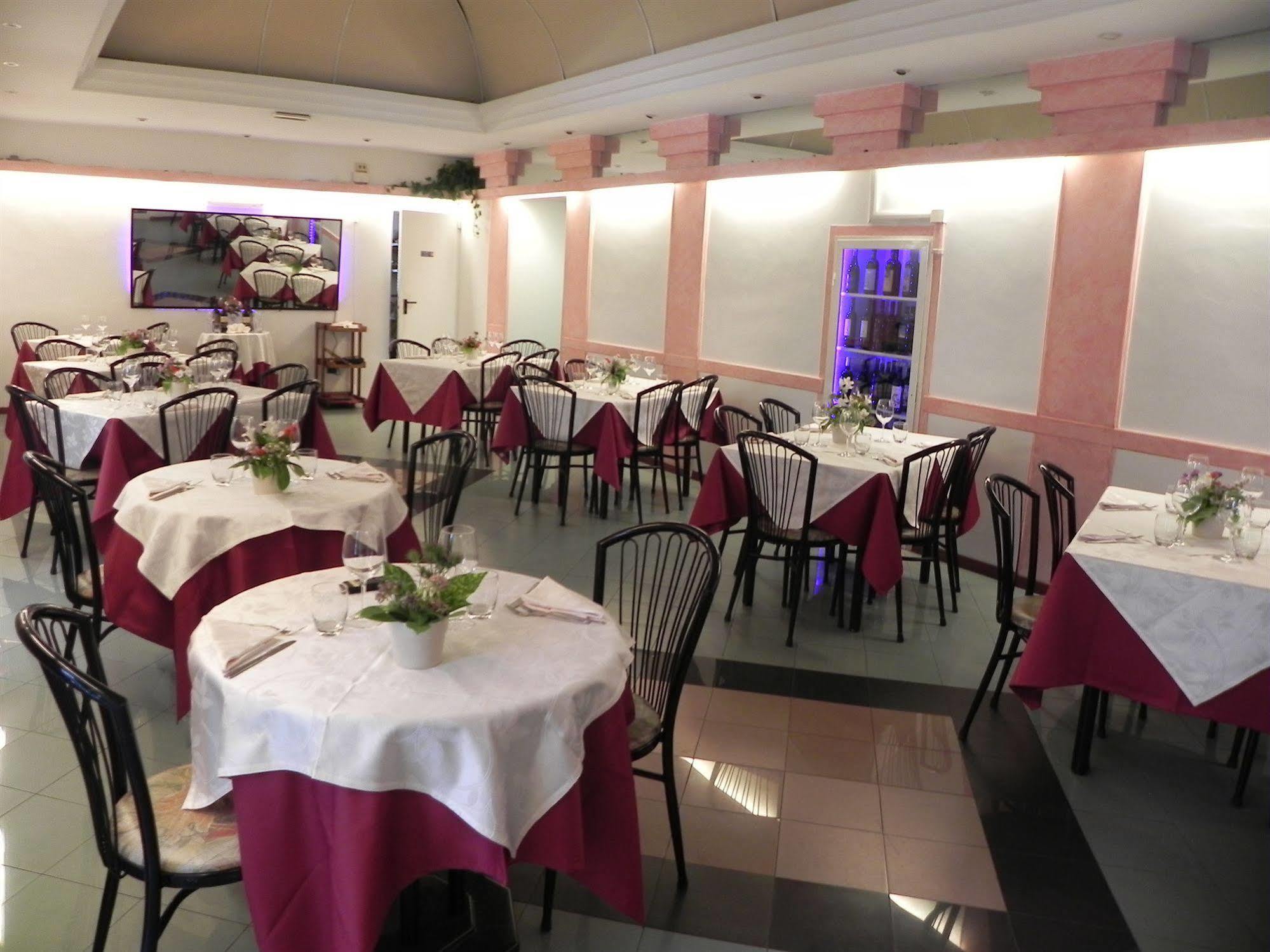 Hotel Villa Robinia Genzano di Roma Exteriér fotografie