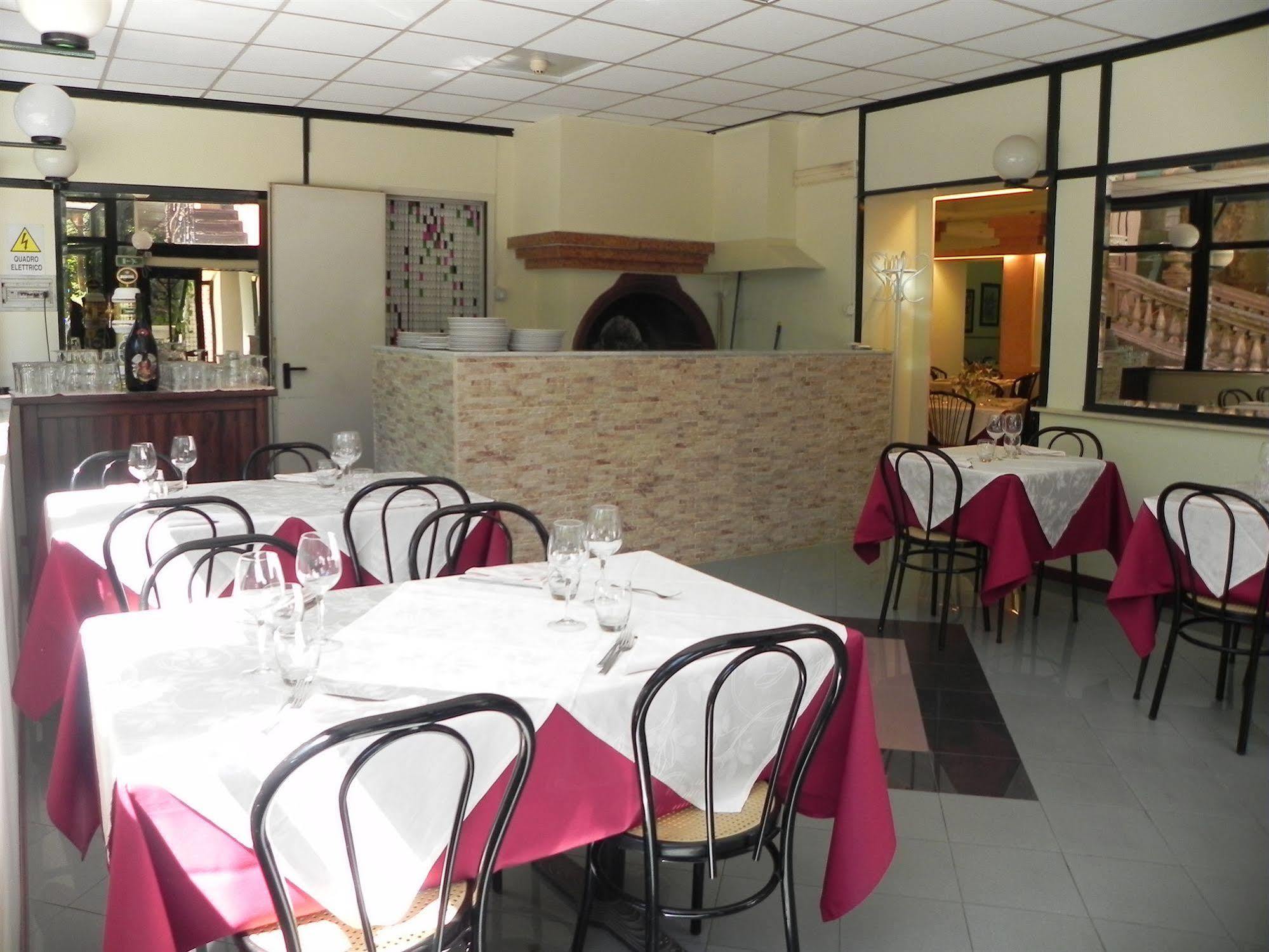 Hotel Villa Robinia Genzano di Roma Exteriér fotografie